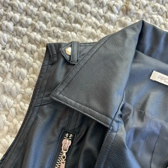 ARDEN B Black Faux Leather Moto Vest Silver Zipper Sleeveless Jacket Medium - Picture 8 of 9